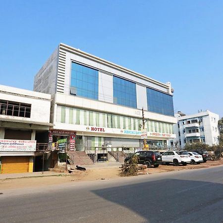 Oyo 11306 Ss Hotel Gorakhpur Exterior photo